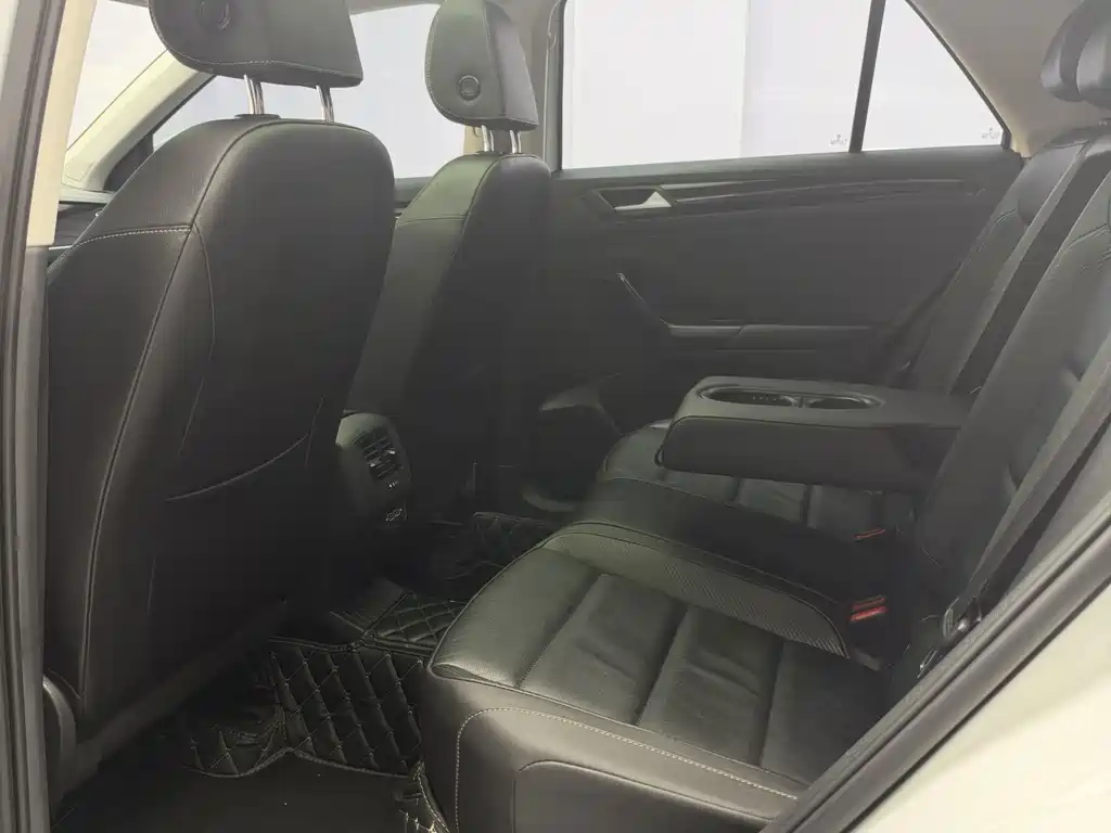 Volkswagen T-Roc — миниатюра 17