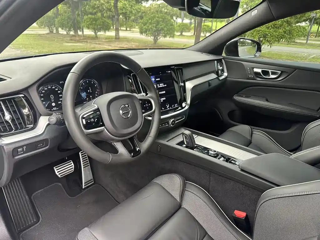Volvo V60 2021 B5 Sport