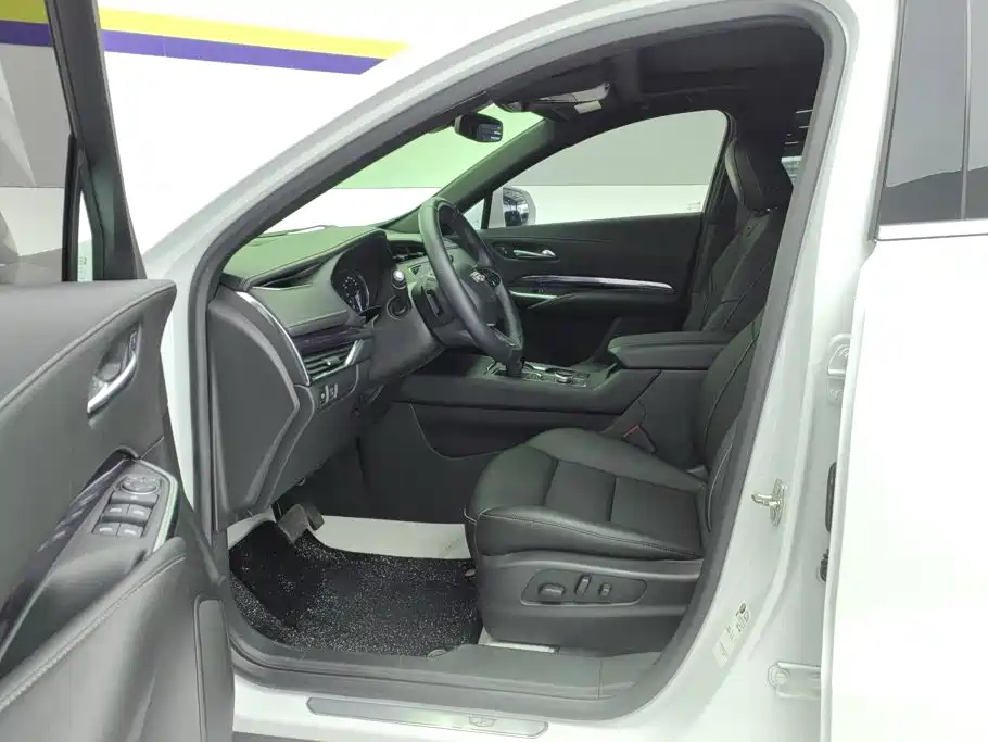 Cadillac XT4 — миниатюра 9