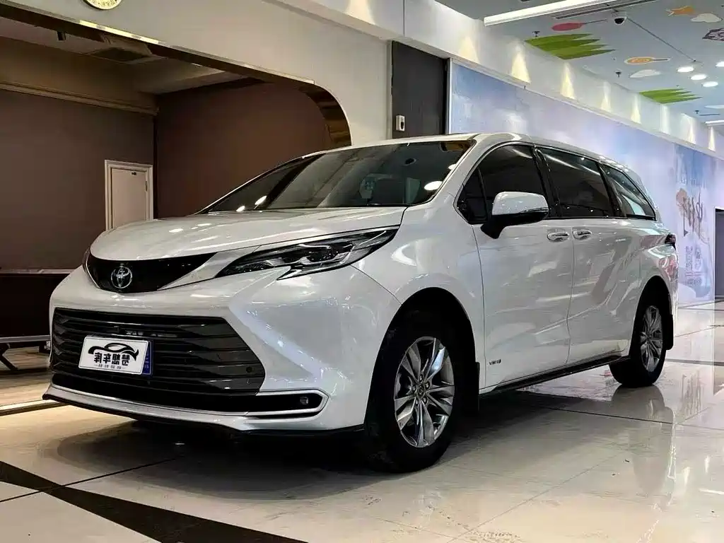 Toyota Sienna 2025