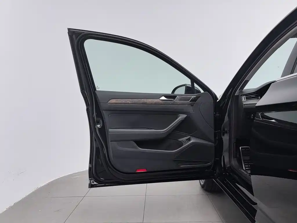 Volkswagen Magotan PHEV — миниатюра 8