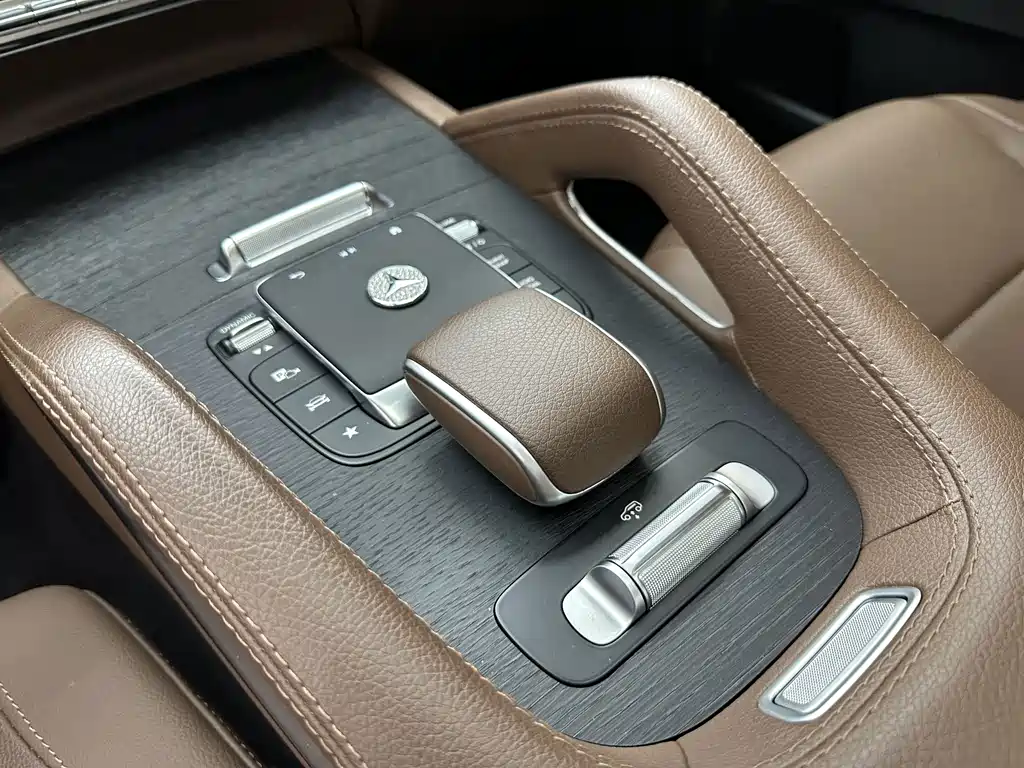 Mercedes-Benz GLE (Import) — миниатюра 19