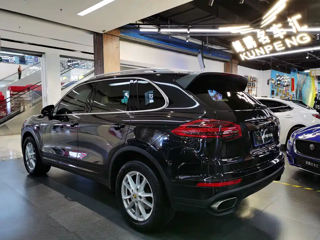 Porsche Cayenne — миниатюра 3