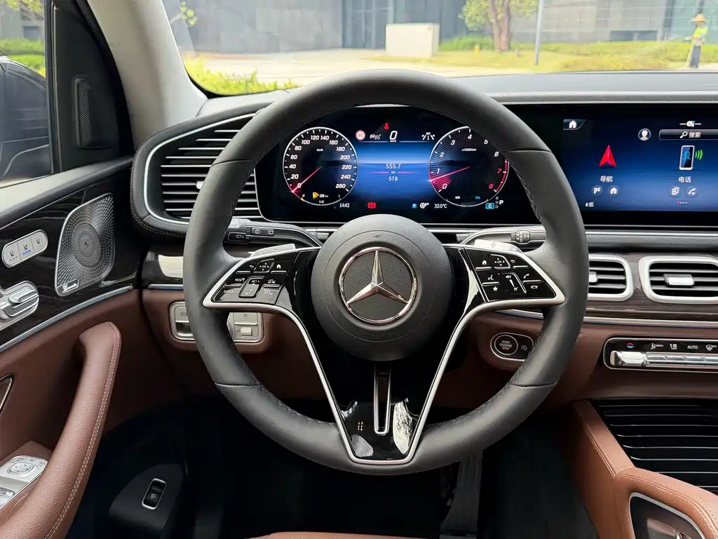 Mercedes-Benz GLE (Import) — миниатюра 12