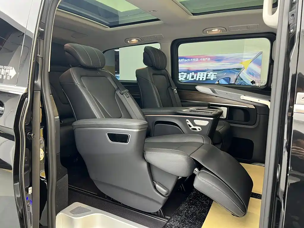 Mercedes-Benz V-Class — миниатюра 24