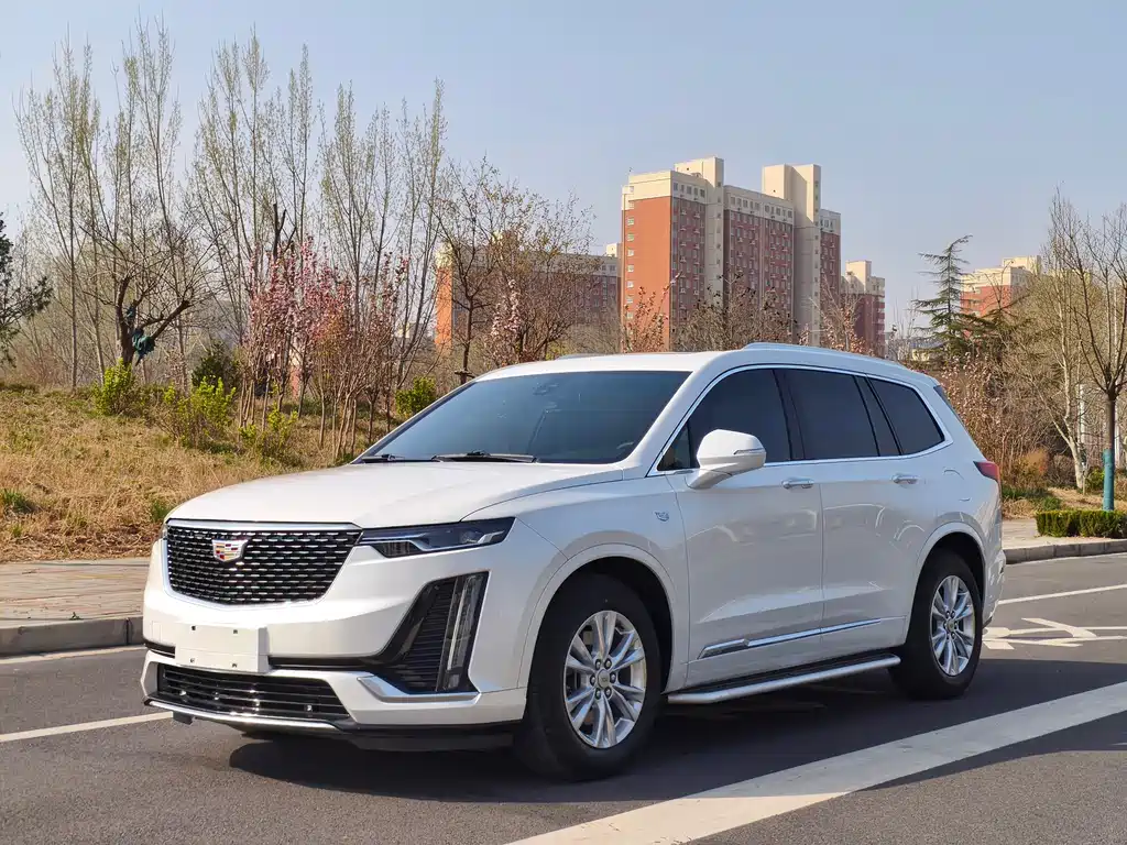 Cadillac XT6 2020 28T мест