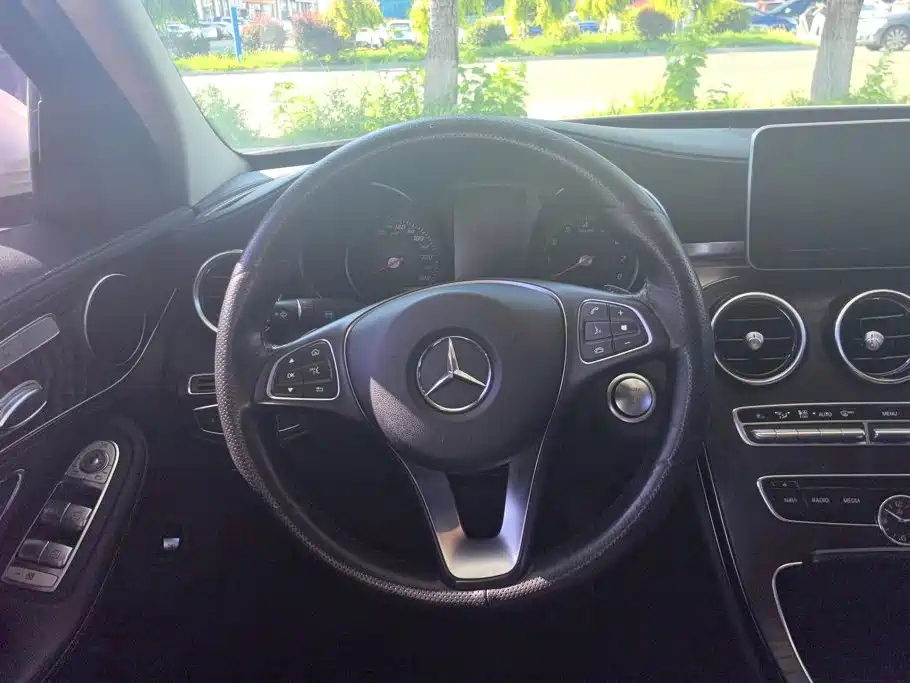 Mercedes-Benz C-Class — миниатюра 15
