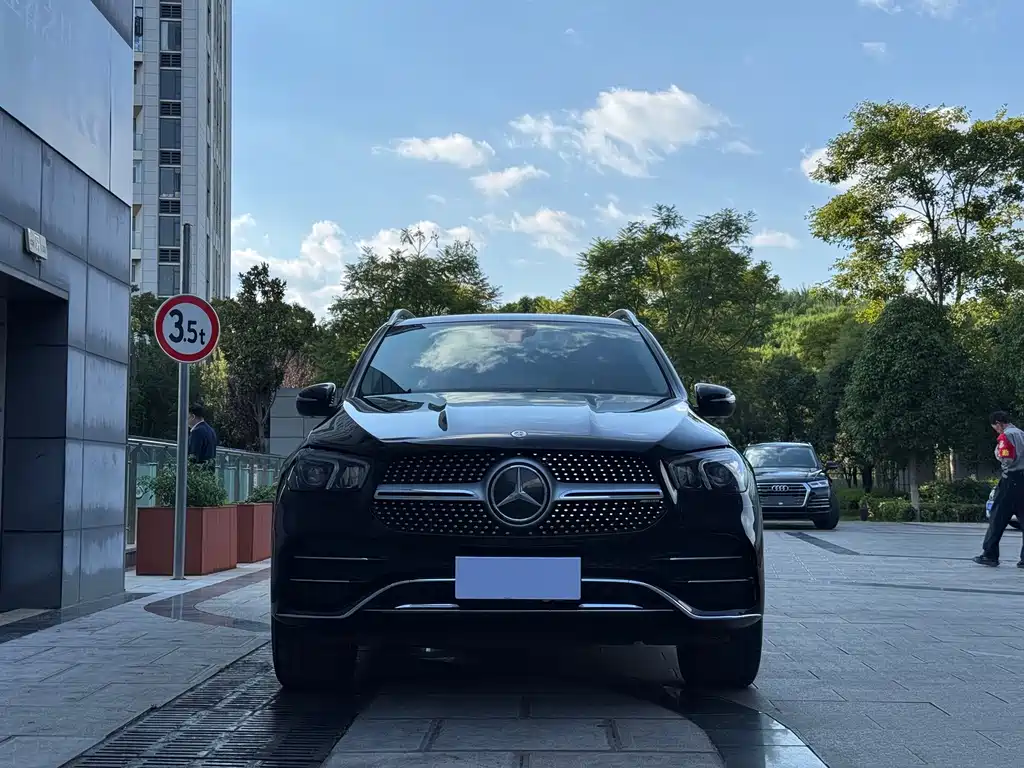 Mercedes-Benz GLE (Import) — миниатюра 46