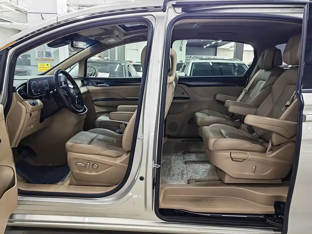Buick GL8 — миниатюра 9