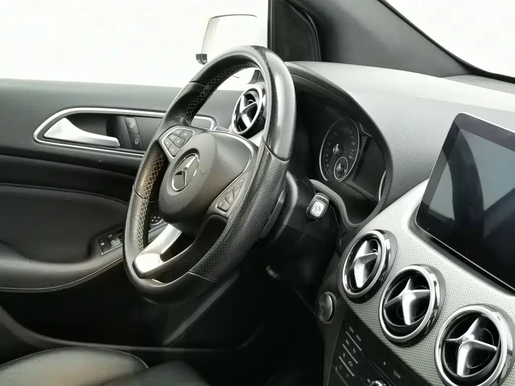 Mercedes-Benz B-Class — миниатюра 22