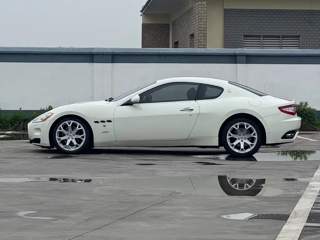 Maserati GranTurismo — миниатюра 3