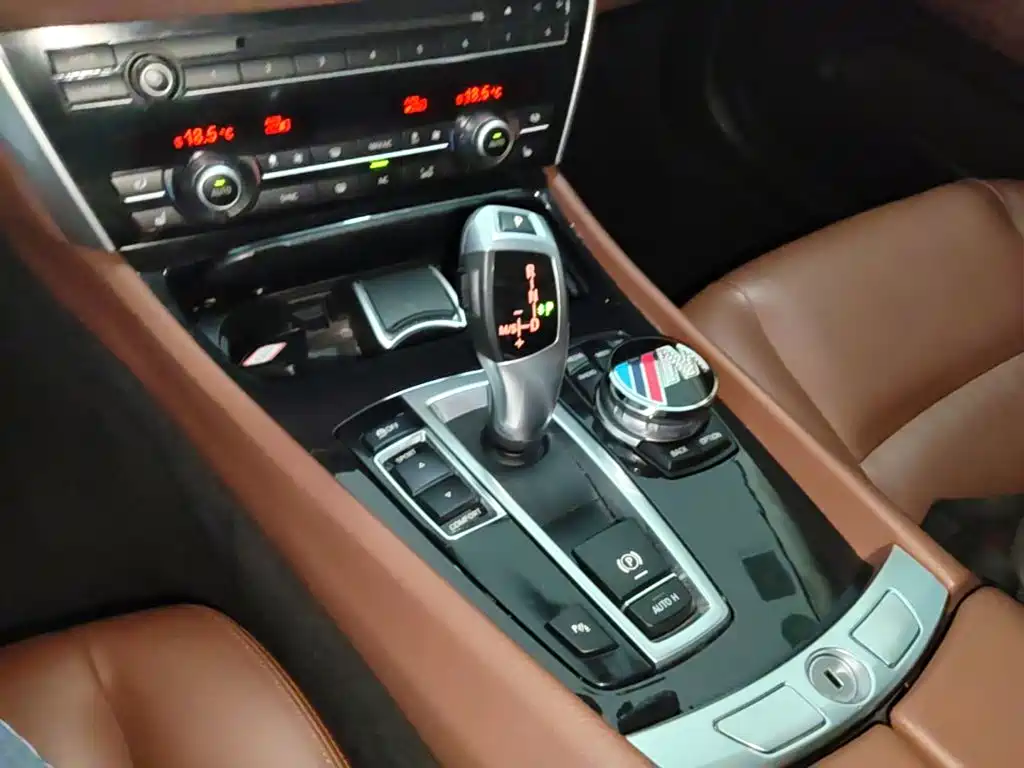 BMW 5 Series GT — миниатюра 19