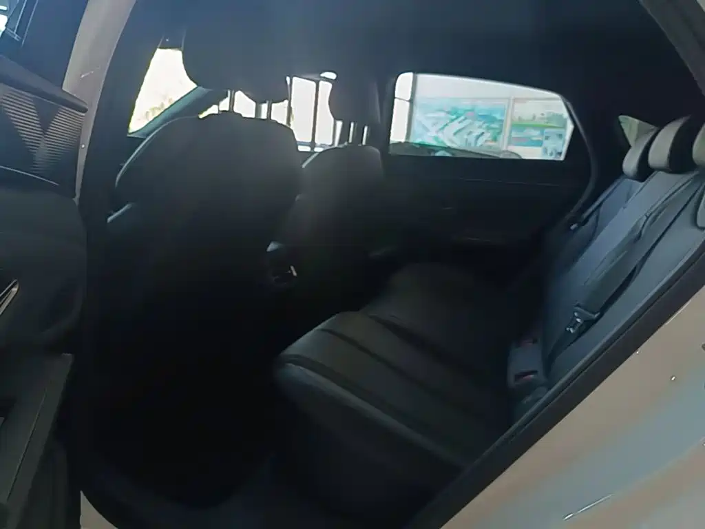 BYD Qin L — миниатюра 17