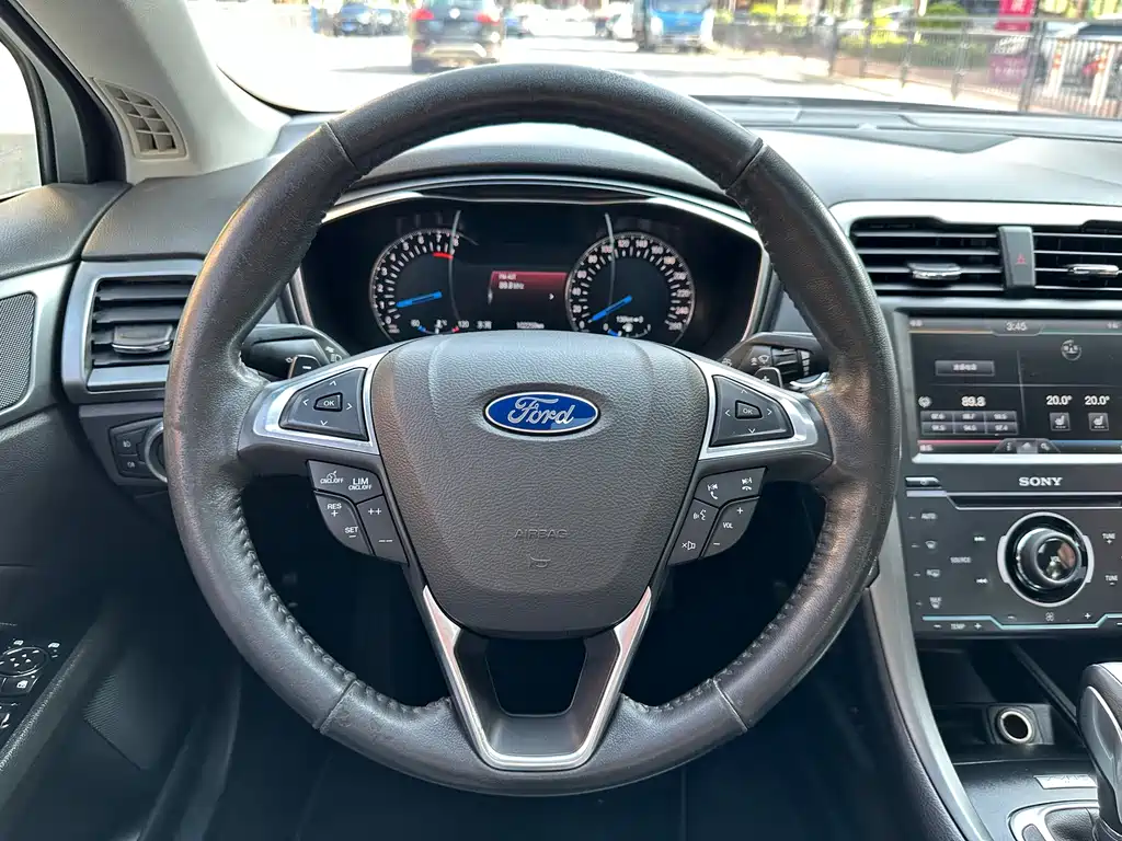 Ford Mondeo — миниатюра 16