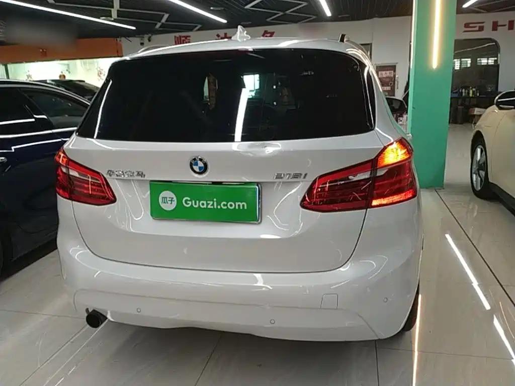 BMW 2 Series Active Tourer — миниатюра 6