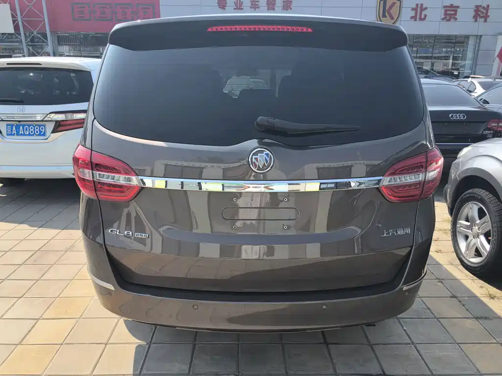 Buick GL8 — миниатюра 7