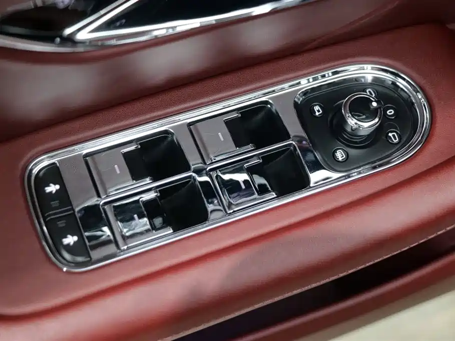 BENTLEY FLYING SPUR PLUG IN HYBRID