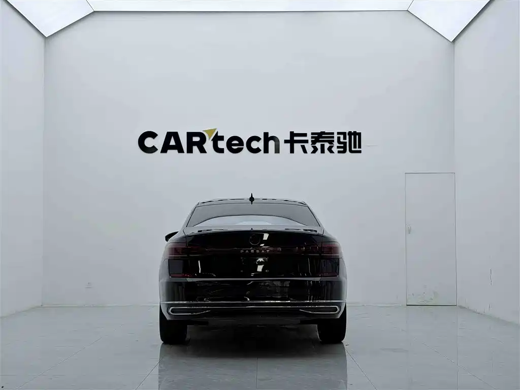 Volkswagen Passat 2022 330TSI Luxury