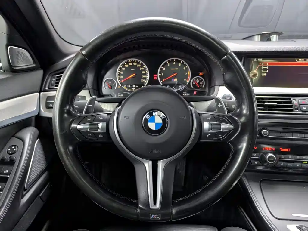 BMW M5 — миниатюра 9