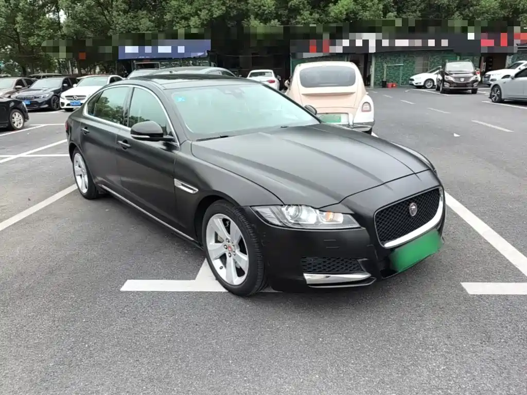 Jaguar XFL — миниатюра 4