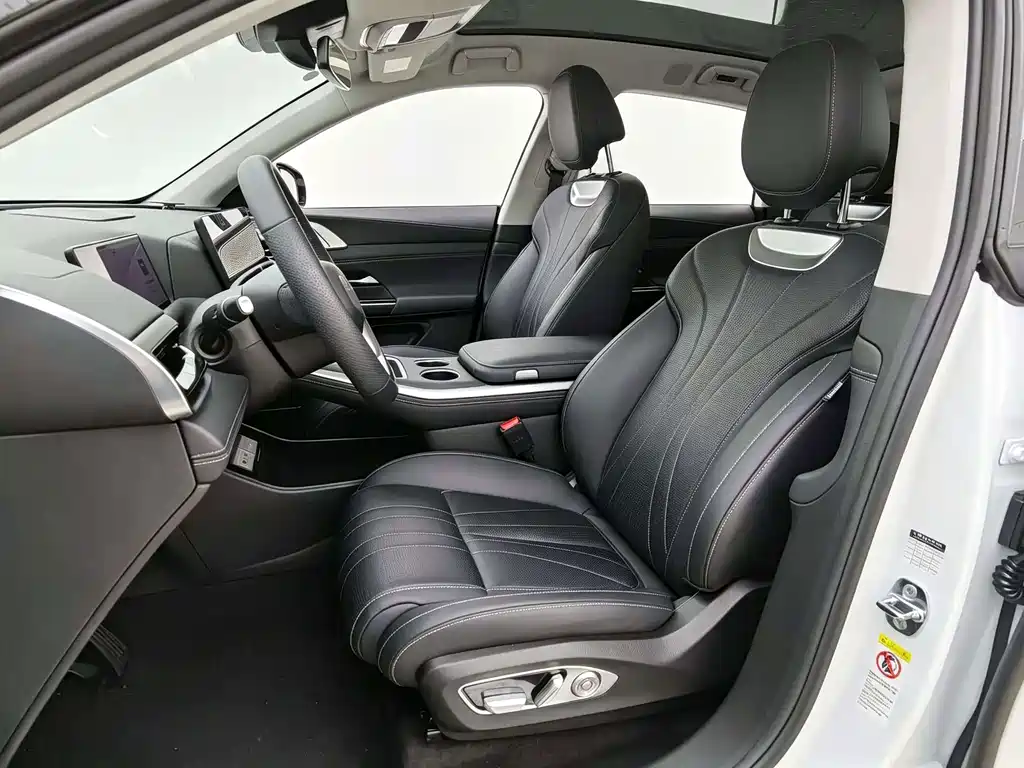 XPeng G9 — миниатюра 4