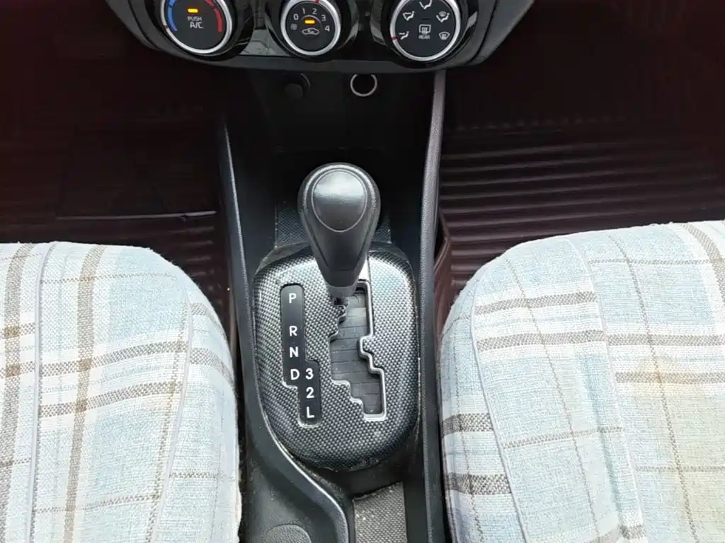 Kia K2 — миниатюра 14