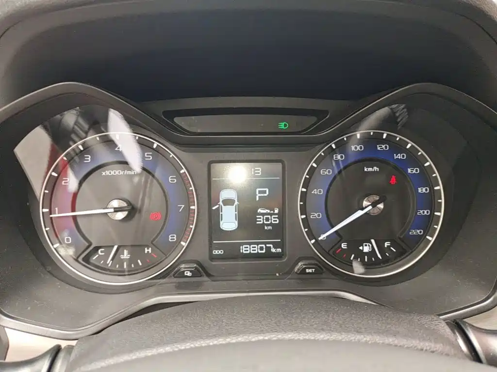 Geely Vision X3 — миниатюра 12