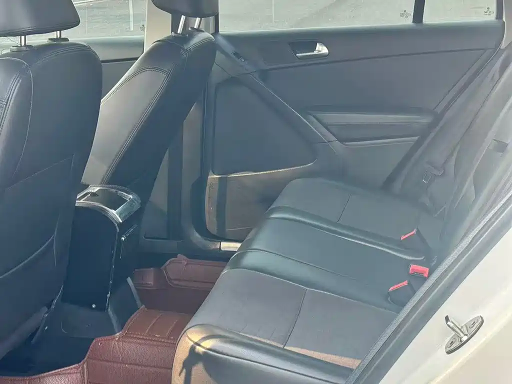 Volkswagen Tiguan — миниатюра 4