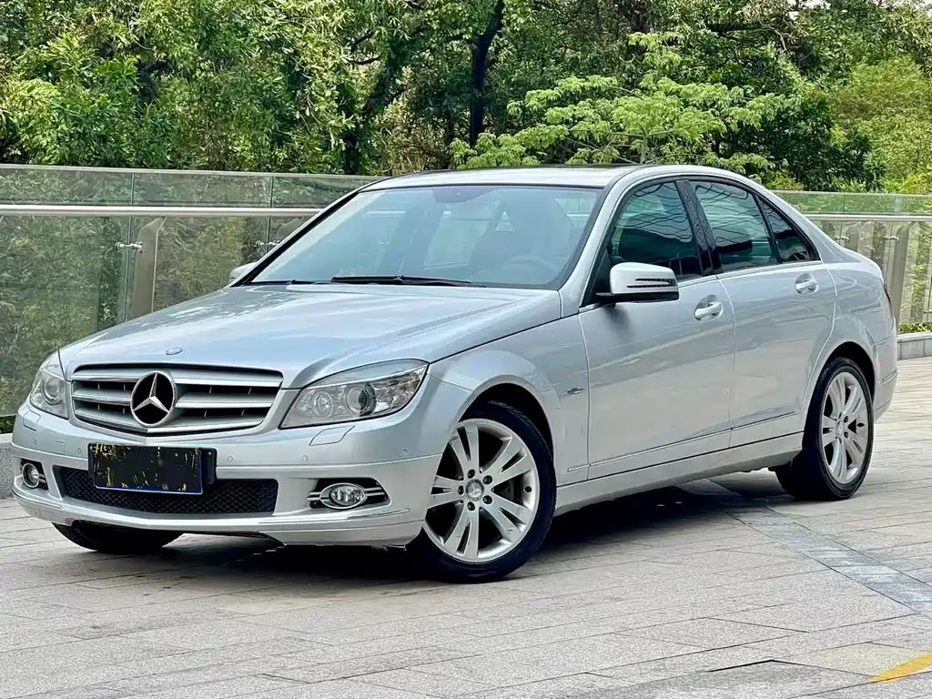 Mercedes-Benz C-Class 2011