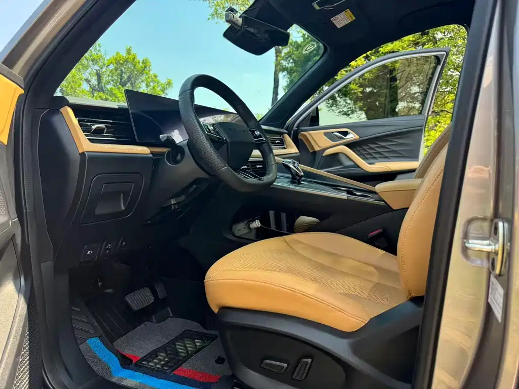 Roewe RX5 New Energy — миниатюра 4