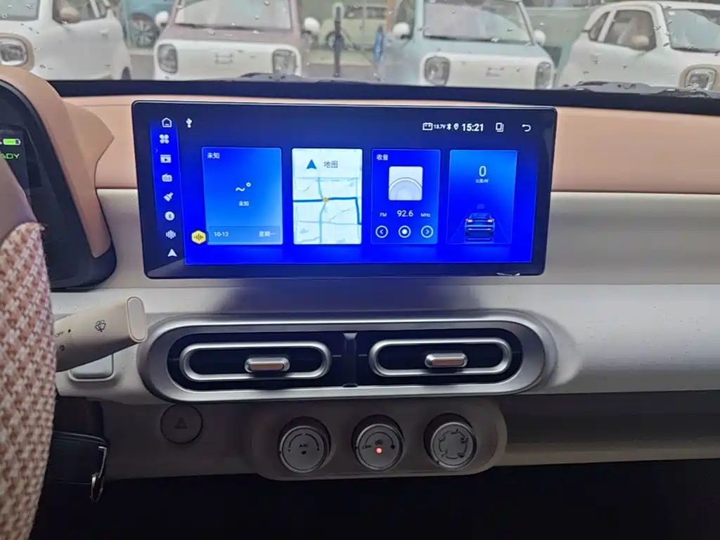 Wuling MINIEV — миниатюра 13