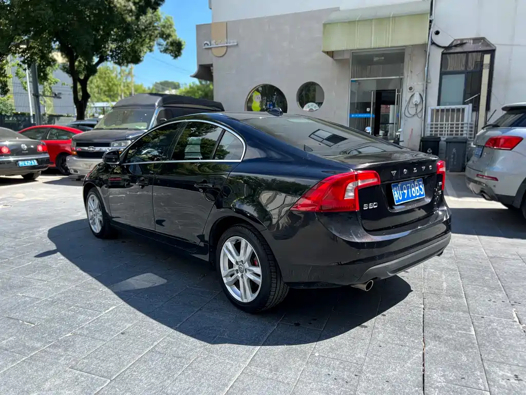 Volvo S60 (Import) — миниатюра 4