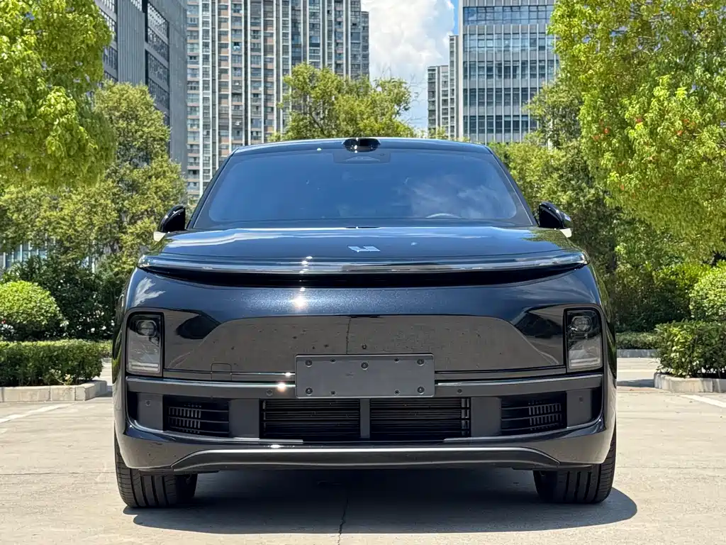 2025 Li Xiang L8 - zdjęcie 1 z 18
