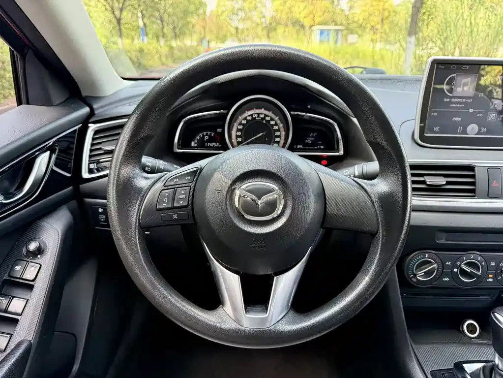 Mazda 3 Axela — миниатюра 12
