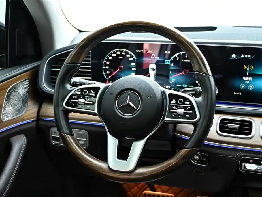 MERCEDES-BENZ GLS