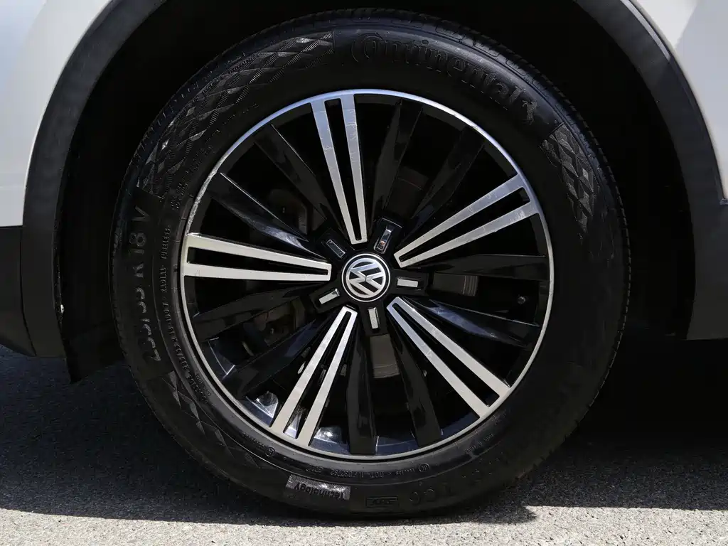 Volkswagen Tiguan L — миниатюра 18