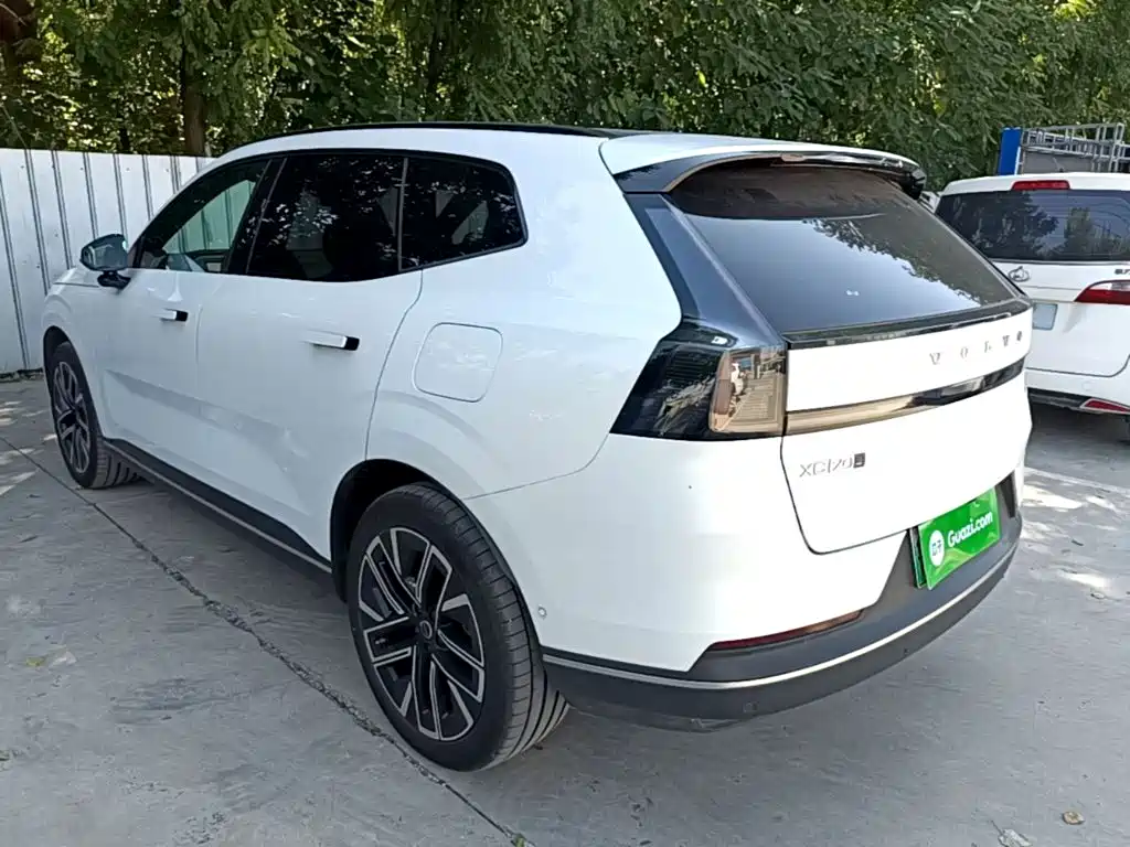 Volvo XC70 PHEV — миниатюра 5