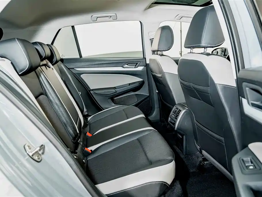 Volkswagen Golf — миниатюра 20