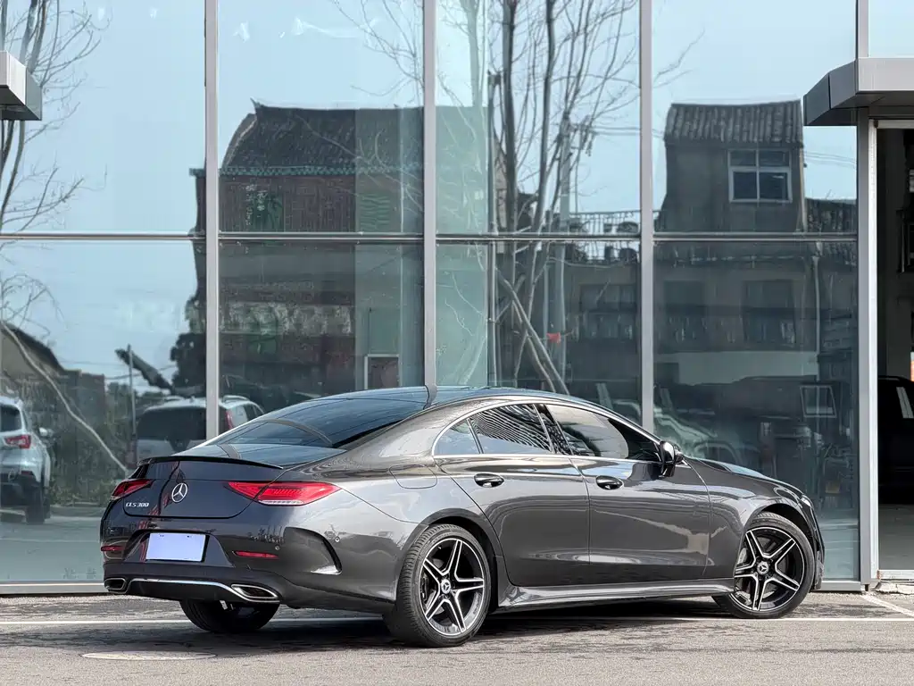 MERCEDES-BENZ CLS