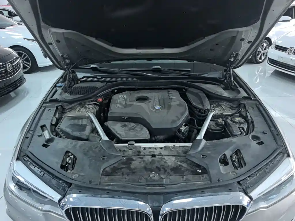 BMW 5 Series — миниатюра 20