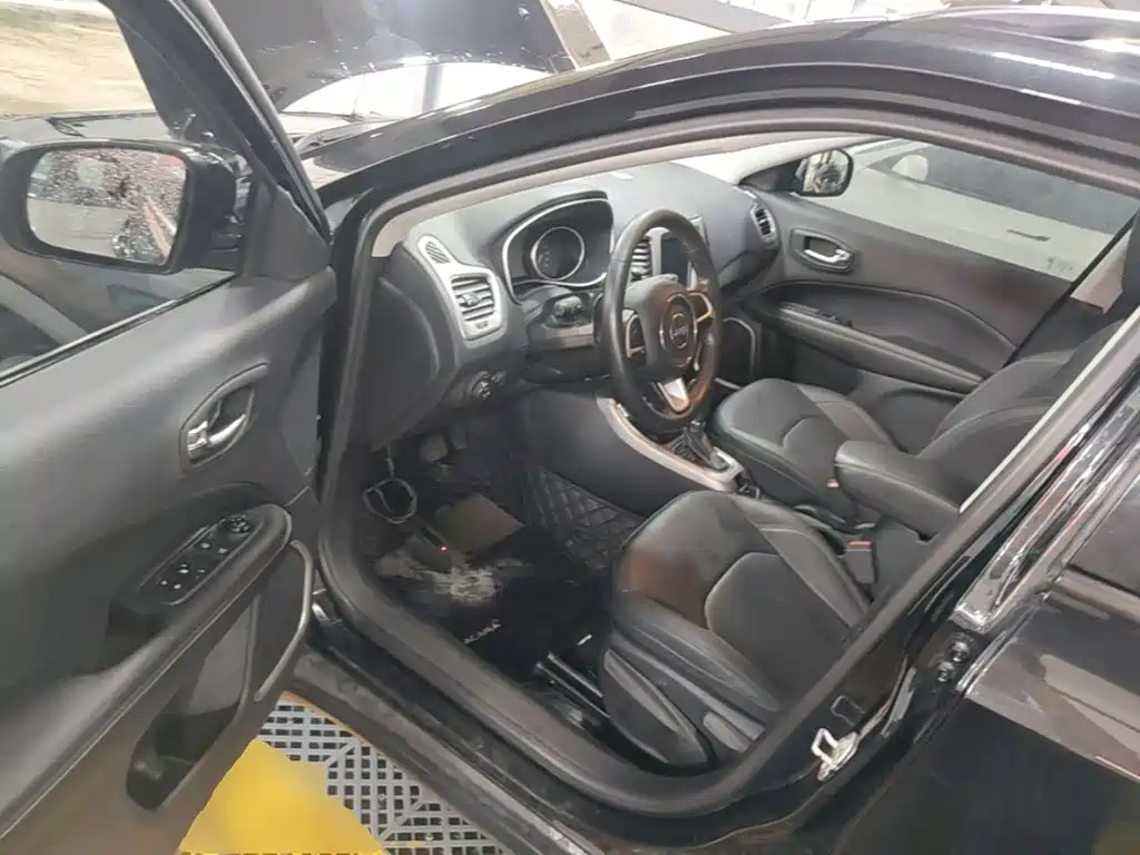 Jeep Compass — миниатюра 16