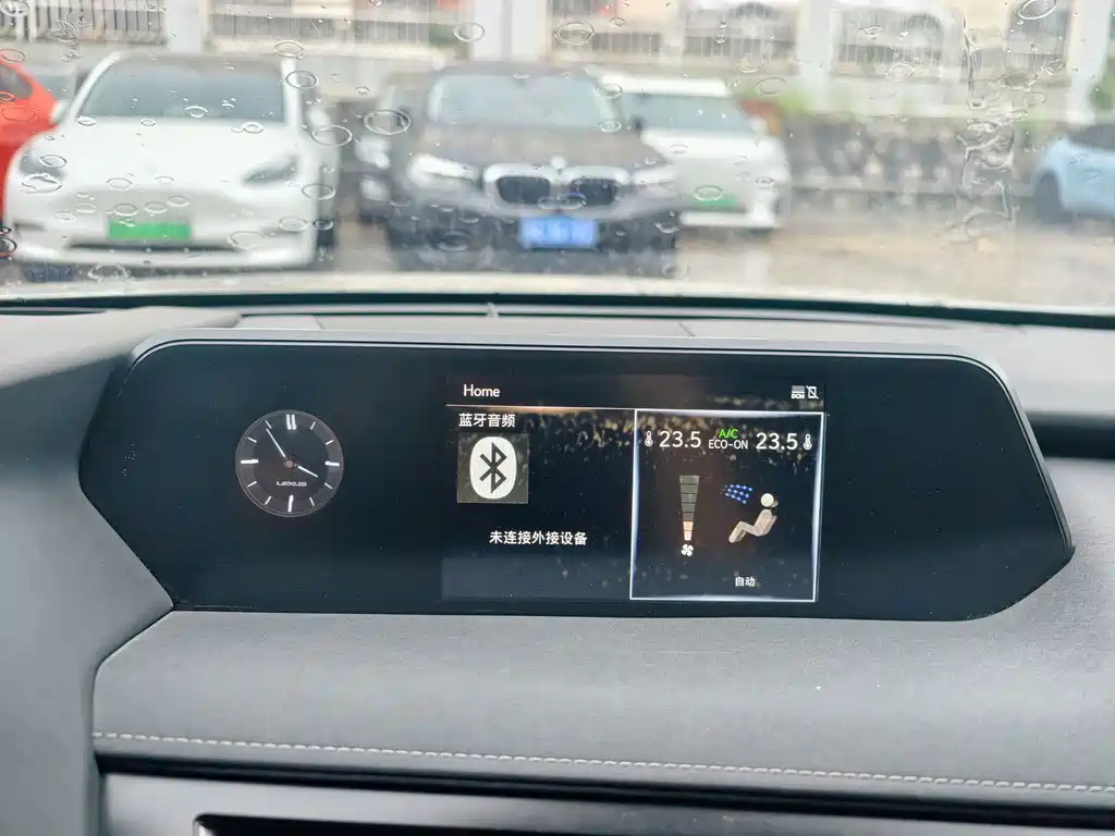 Lexus UX New Energy — миниатюра 10