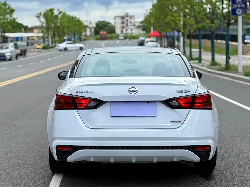 Nissan Teana — миниатюра 10