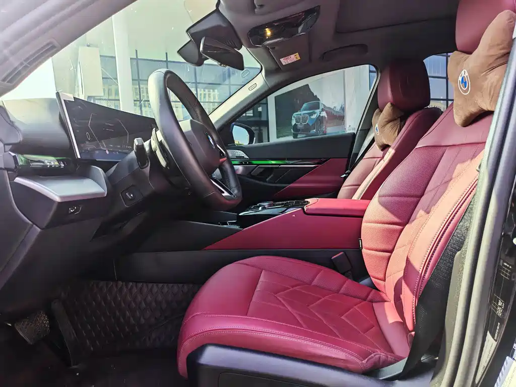 BMW 5 Series — миниатюра 13