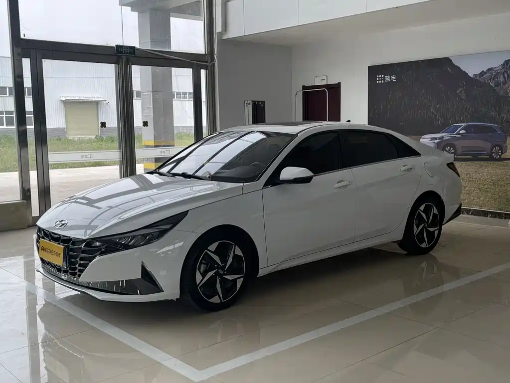 Hyundai Elantra 2022