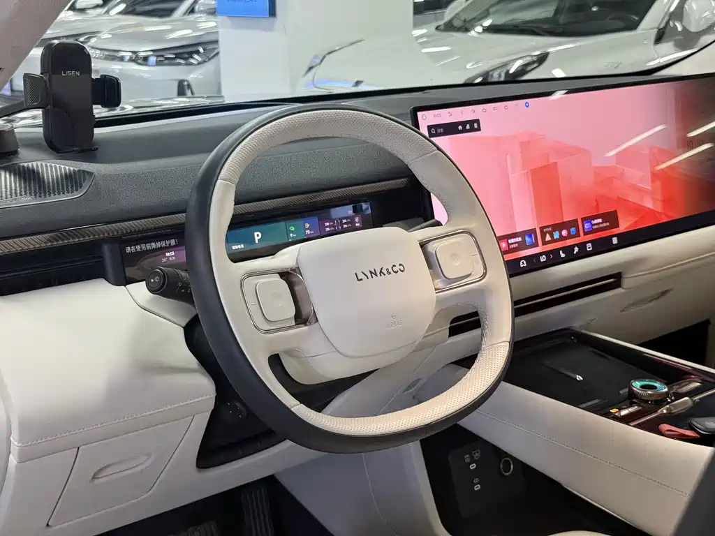Lynk & Co 900 — миниатюра 5
