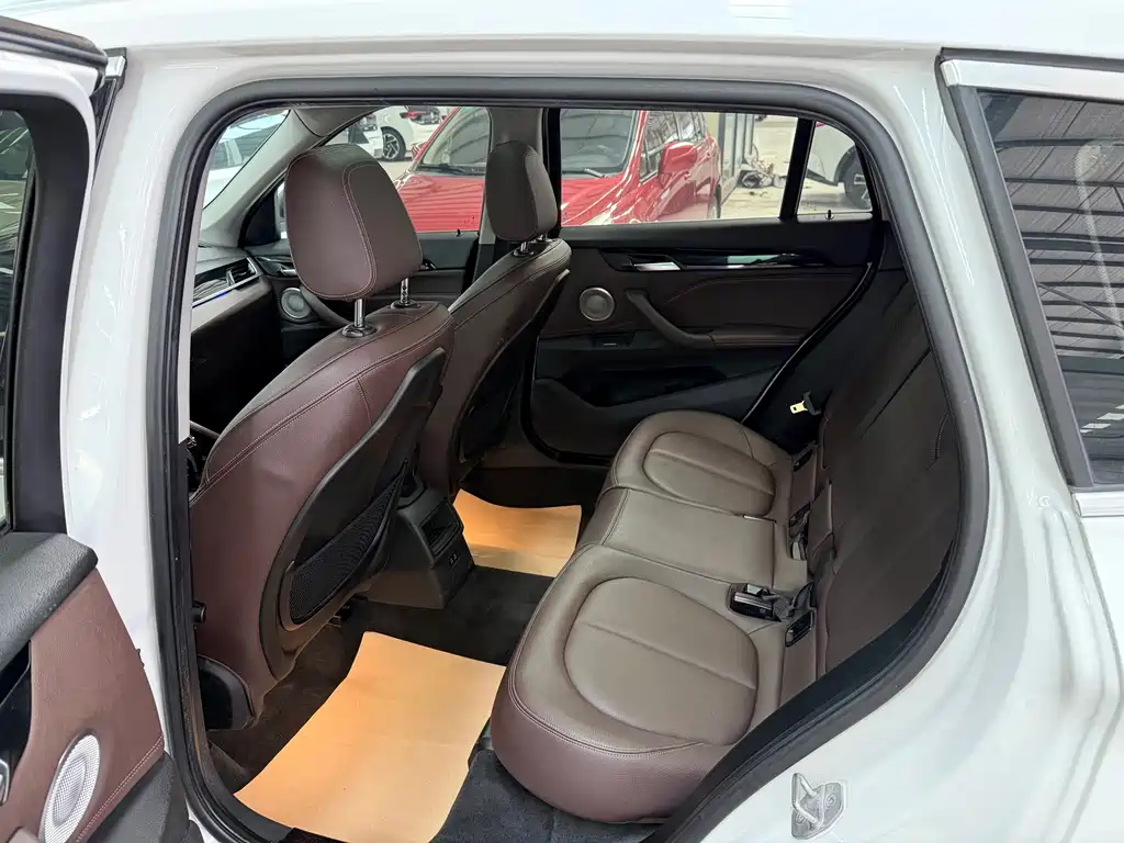 BMW X1 — миниатюра 10
