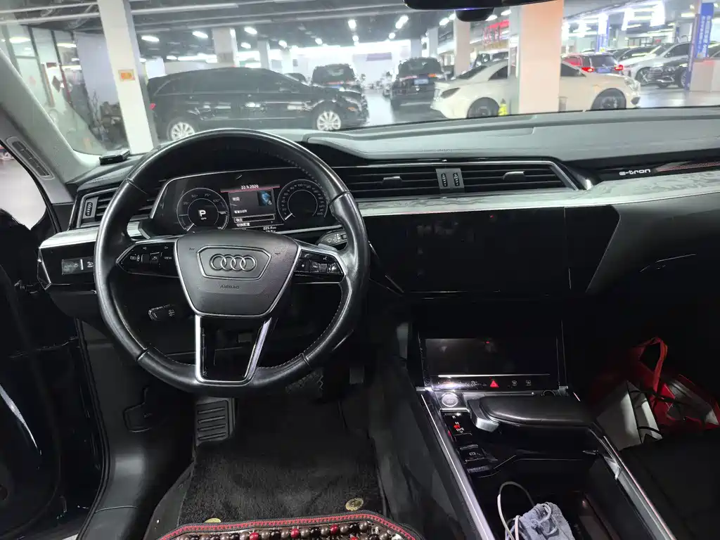 Audi e-tron (Import) — миниатюра 9
