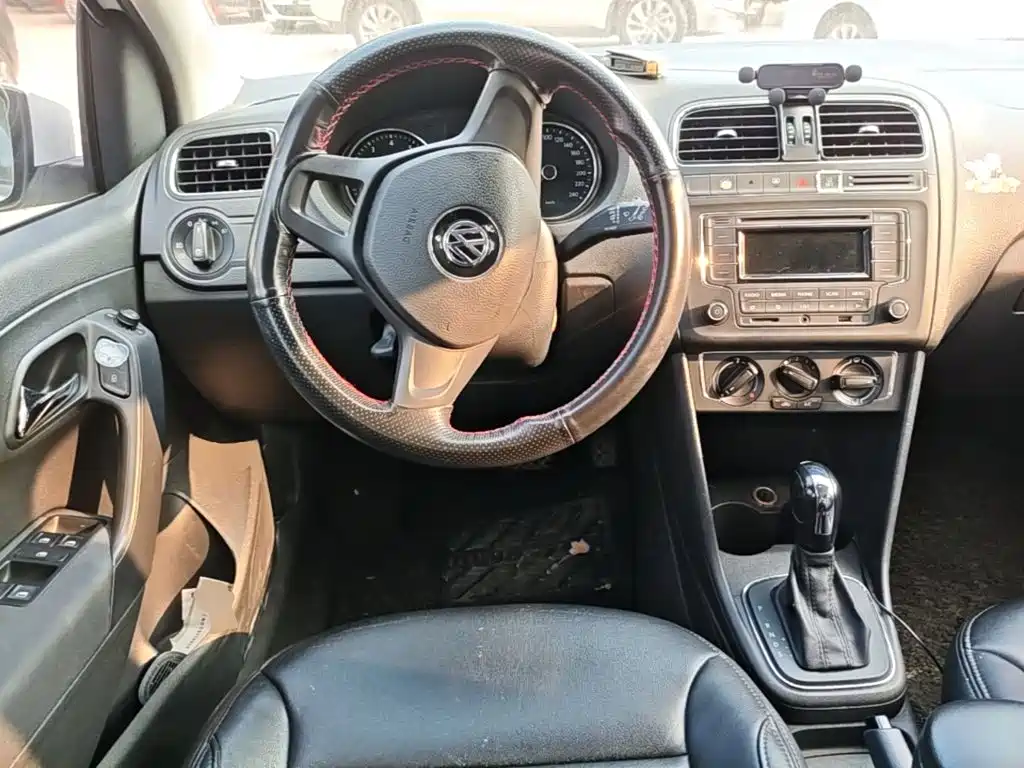 Volkswagen Polo — миниатюра 11