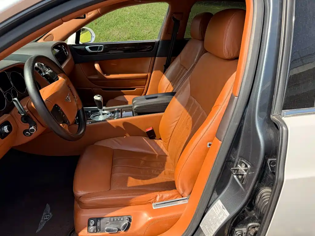 Bentley Flying Spur — миниатюра 8